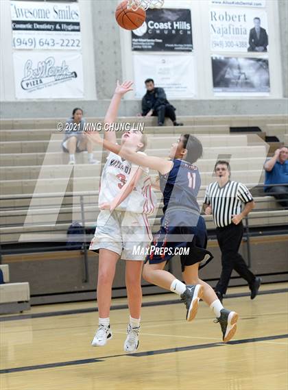 Thumbnail 3 in Mater Dei vs. King (Tom Riach Tournament) photogallery.