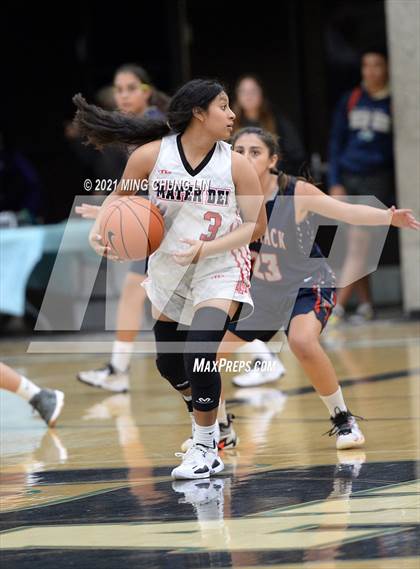 Thumbnail 2 in Mater Dei vs. King (Tom Riach Tournament) photogallery.