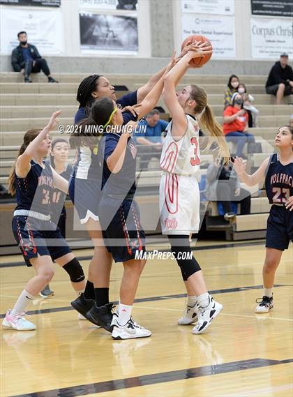 Thumbnail 3 in Mater Dei vs. King (Tom Riach Tournament) photogallery.