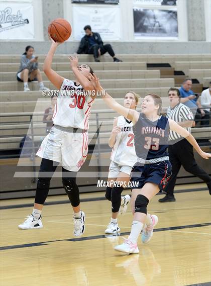 Thumbnail 1 in Mater Dei vs. King (Tom Riach Tournament) photogallery.