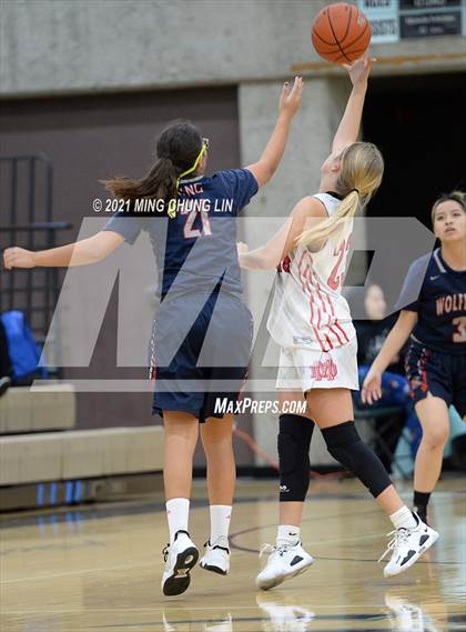 Thumbnail 1 in Mater Dei vs. King (Tom Riach Tournament) photogallery.