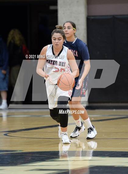 Thumbnail 1 in Mater Dei vs. King (Tom Riach Tournament) photogallery.