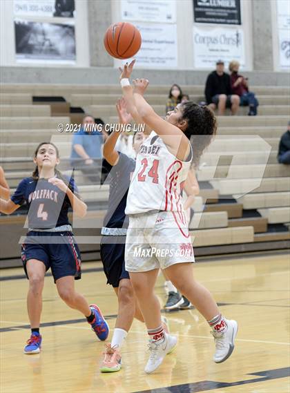 Thumbnail 2 in Mater Dei vs. King (Tom Riach Tournament) photogallery.