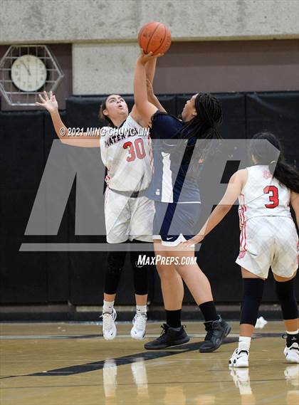 Thumbnail 1 in Mater Dei vs. King (Tom Riach Tournament) photogallery.