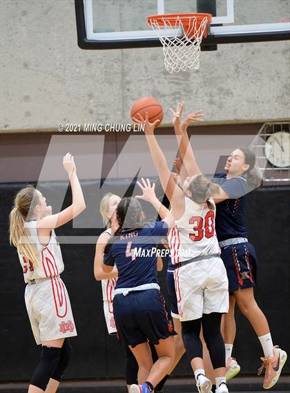 Thumbnail 1 in Mater Dei vs. King (Tom Riach Tournament) photogallery.