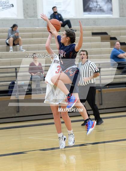 Thumbnail 3 in Mater Dei vs. King (Tom Riach Tournament) photogallery.