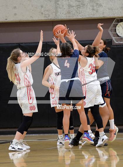 Thumbnail 2 in Mater Dei vs. King (Tom Riach Tournament) photogallery.
