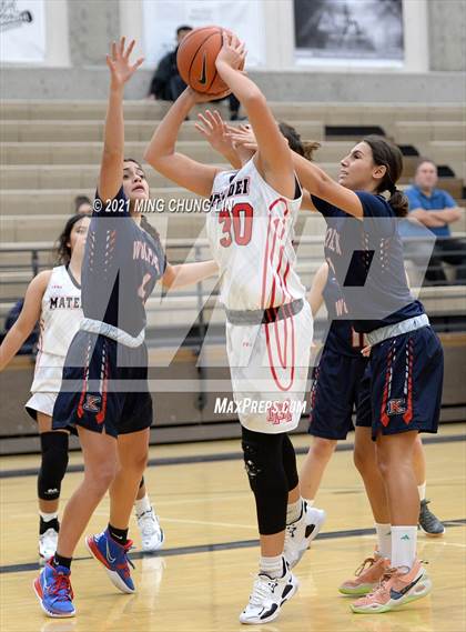 Thumbnail 1 in Mater Dei vs. King (Tom Riach Tournament) photogallery.