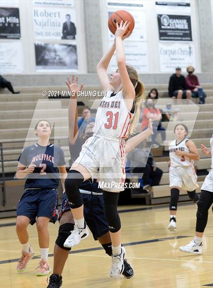 Thumbnail 3 in Mater Dei vs. King (Tom Riach Tournament) photogallery.