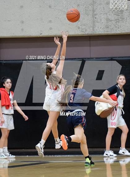 Thumbnail 1 in Mater Dei vs. King (Tom Riach Tournament) photogallery.
