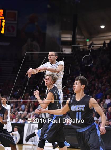 Thumbnail 3 in Pueblo West vs. Valor Christian (CHSAA 4A Final) photogallery.