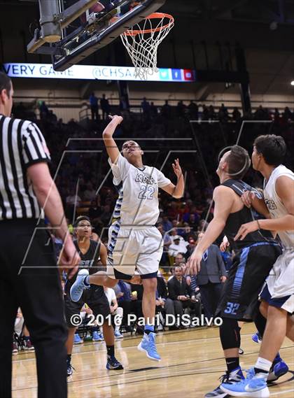 Thumbnail 2 in Pueblo West vs. Valor Christian (CHSAA 4A Final) photogallery.