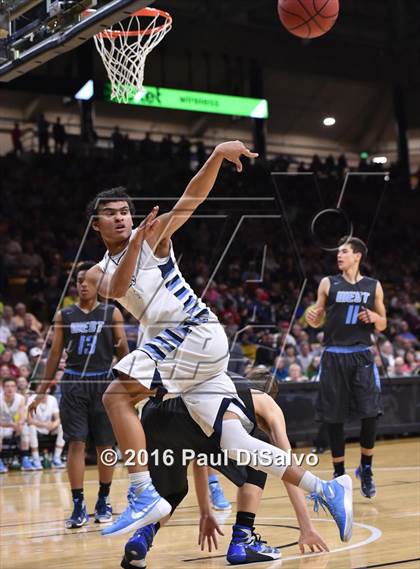 Thumbnail 2 in Pueblo West vs. Valor Christian (CHSAA 4A Final) photogallery.
