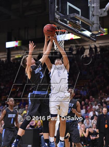 Thumbnail 2 in Pueblo West vs. Valor Christian (CHSAA 4A Final) photogallery.