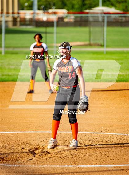 Thumbnail 2 in Bishop Kelley @ Booker T. Washington photogallery.