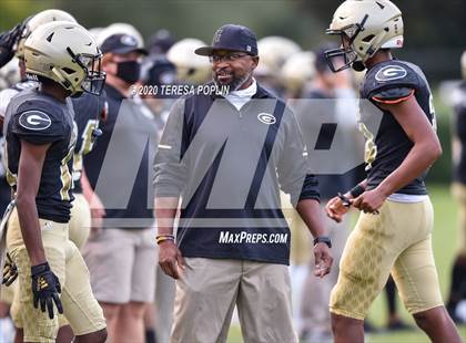 Thumbnail 2 in Greer vs Hillcrest (The Greer Gridiron Classic) photogallery.