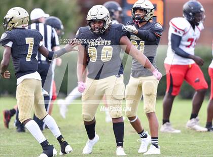 Thumbnail 3 in Greer vs Hillcrest (The Greer Gridiron Classic) photogallery.