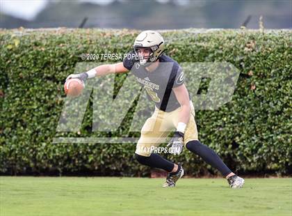 Thumbnail 2 in Greer vs Hillcrest (The Greer Gridiron Classic) photogallery.