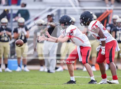 Thumbnail 2 in Greer vs Hillcrest (The Greer Gridiron Classic) photogallery.