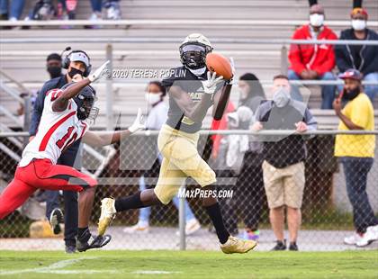 Thumbnail 1 in Greer vs Hillcrest (The Greer Gridiron Classic) photogallery.