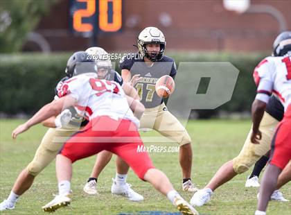 Thumbnail 1 in Greer vs Hillcrest (The Greer Gridiron Classic) photogallery.