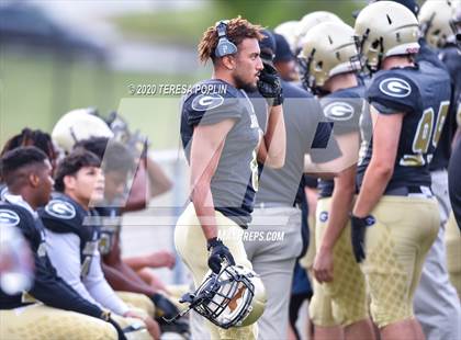 Thumbnail 3 in Greer vs Hillcrest (The Greer Gridiron Classic) photogallery.