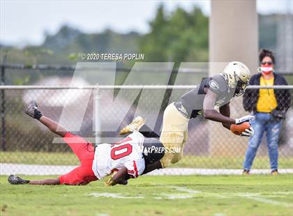 Thumbnail 2 in Greer vs Hillcrest (The Greer Gridiron Classic) photogallery.