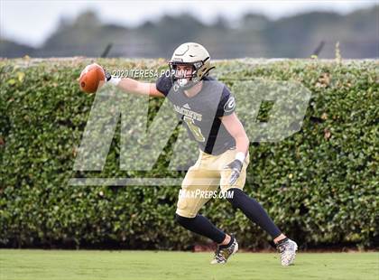 Thumbnail 3 in Greer vs Hillcrest (The Greer Gridiron Classic) photogallery.