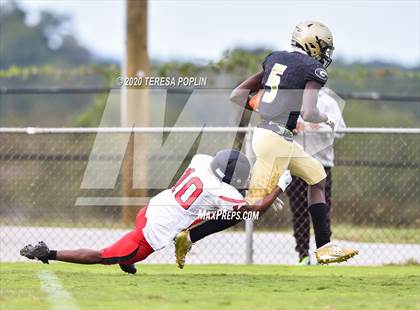 Thumbnail 1 in Greer vs Hillcrest (The Greer Gridiron Classic) photogallery.