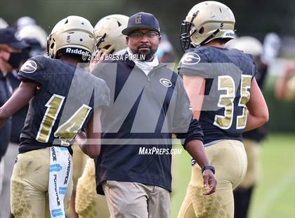 Thumbnail 2 in Greer vs Hillcrest (The Greer Gridiron Classic) photogallery.