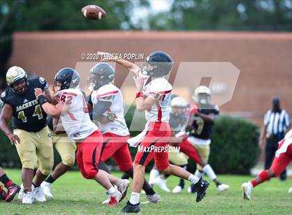 Thumbnail 3 in Greer vs Hillcrest (The Greer Gridiron Classic) photogallery.