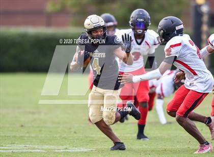 Thumbnail 2 in Greer vs Hillcrest (The Greer Gridiron Classic) photogallery.