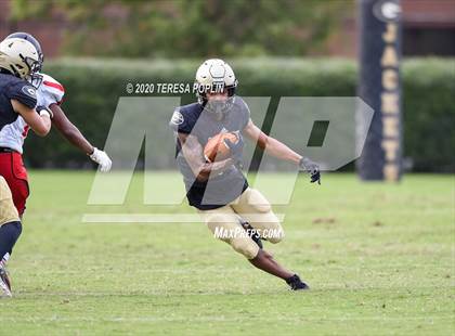 Thumbnail 2 in Greer vs Hillcrest (The Greer Gridiron Classic) photogallery.