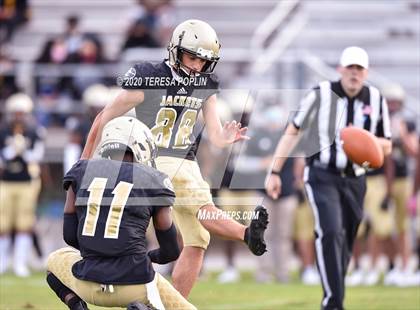 Thumbnail 1 in Greer vs Hillcrest (The Greer Gridiron Classic) photogallery.