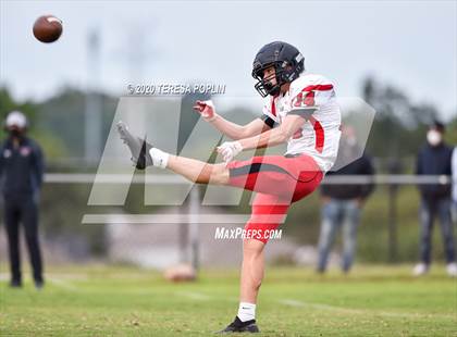 Thumbnail 3 in Greer vs Hillcrest (The Greer Gridiron Classic) photogallery.