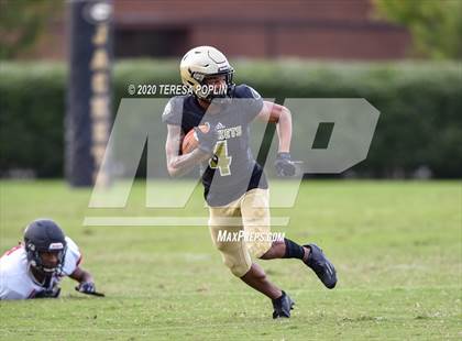 Thumbnail 2 in Greer vs Hillcrest (The Greer Gridiron Classic) photogallery.