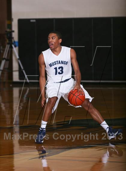 Thumbnail 2 in Mansfield Summit vs Kingwood (McDonald's Texas Invitational) photogallery.