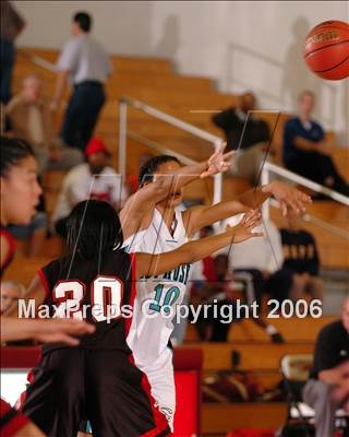 Thumbnail 3 in Lincoln vs. Sheldon (Section Playoffs) photogallery.
