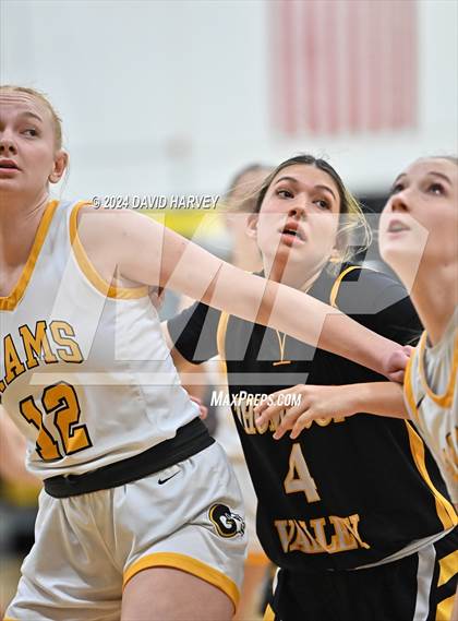 Thumbnail 3 in Thompson Valley vs Green Mountain photogallery.
