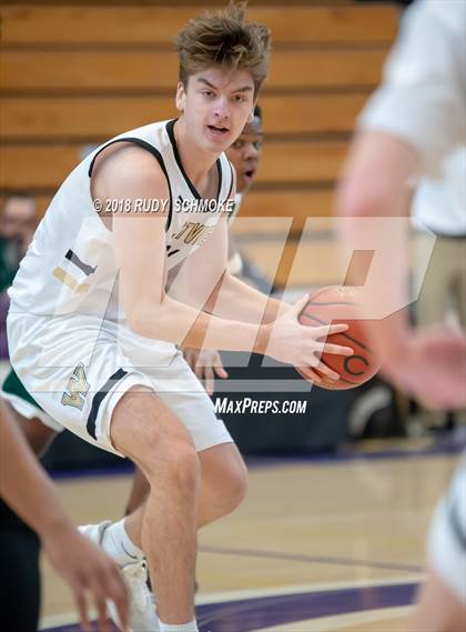 Thumbnail 3 in Murrieta Mesa vs. Westview photogallery.