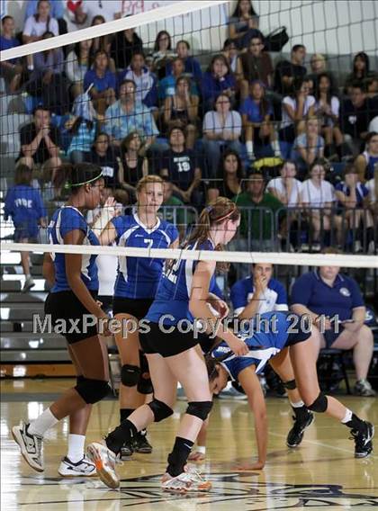 Thumbnail 2 in Burroughs @ Burbank (Senior Night) photogallery.