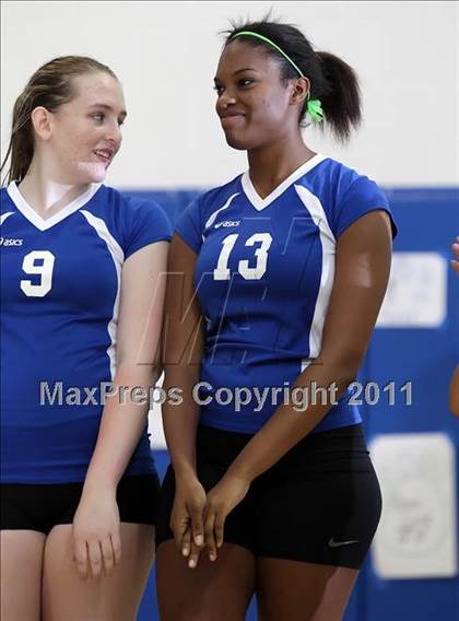Thumbnail 2 in Burroughs @ Burbank (Senior Night) photogallery.