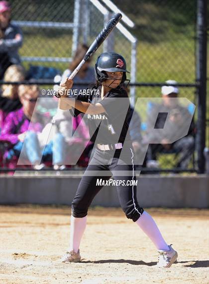 Thumbnail 1 in Arapahoe @ Cherokee Trail photogallery.
