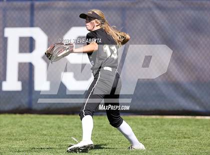 Thumbnail 2 in Arapahoe @ Cherokee Trail photogallery.
