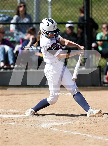 Thumbnail 1 in Arapahoe @ Cherokee Trail photogallery.