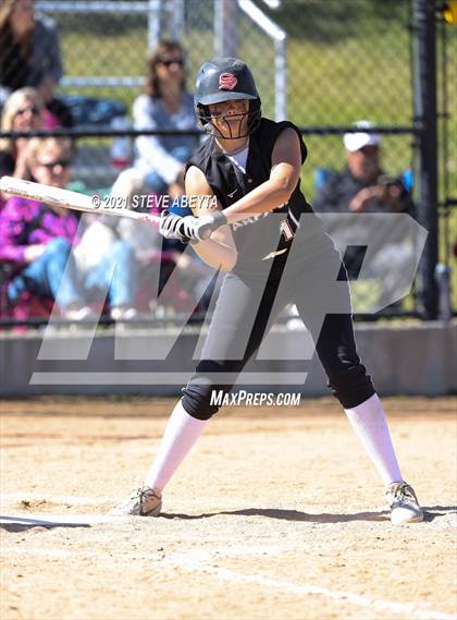 Thumbnail 2 in Arapahoe @ Cherokee Trail photogallery.