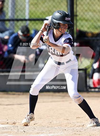 Thumbnail 2 in Arapahoe @ Cherokee Trail photogallery.