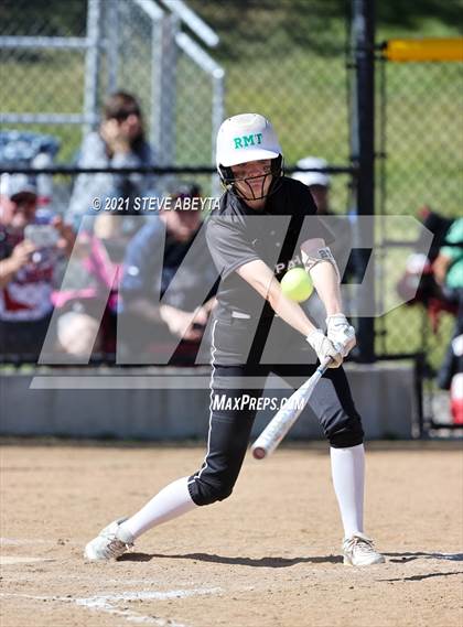 Thumbnail 2 in Arapahoe @ Cherokee Trail photogallery.