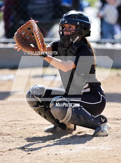 Thumbnail 3 in Arapahoe @ Cherokee Trail photogallery.