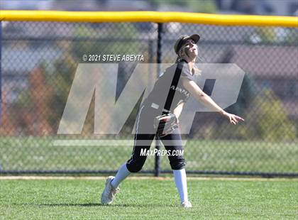 Thumbnail 1 in Arapahoe @ Cherokee Trail photogallery.